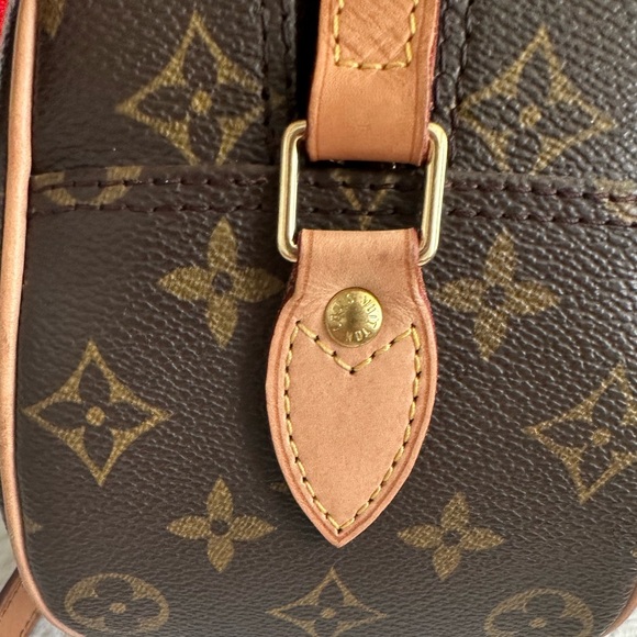 authentic!!!! louis vuitton blois monogram canvas crossbody - Picture 14 of 16